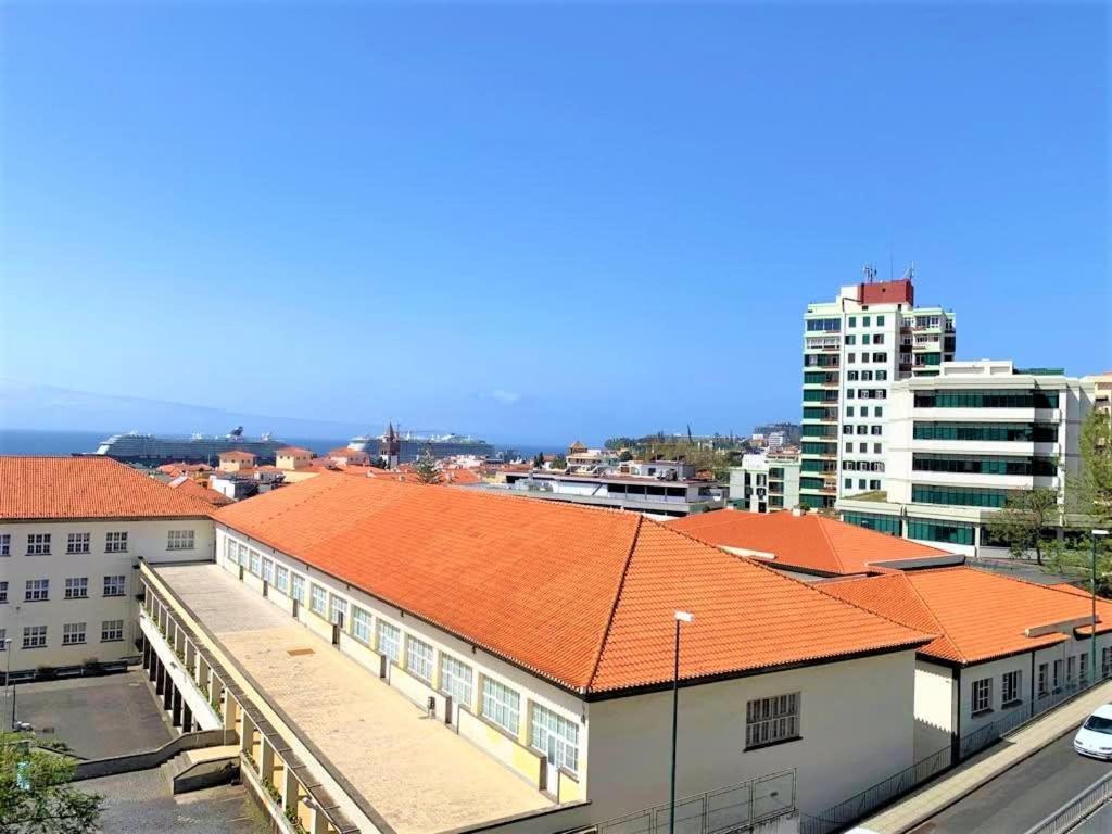 Madeira, 3 Bedroom Apartment With Ocean Views In Funchal Exteriör bild